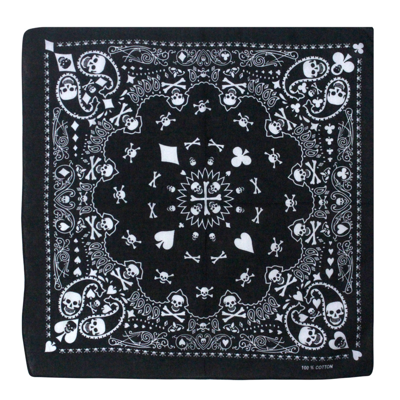 55 cm Bianco Nero Rosso Teschi - Bandana Blank White recensione e prezzo